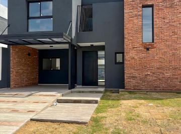 PH · 100m² · 4 Ambientes · 1 Cochera · Duplex de Categoria - San Ignacio