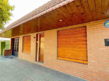Casa · 140m² · 3 Ambientes · 2 Cocheras · Casa en Venta Villa Elvira La Plata