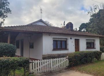 Casa · 80m² · 4 Ambientes · 1 Cochera · Casa en Venta en Pinamar en Lote Multifamiliar