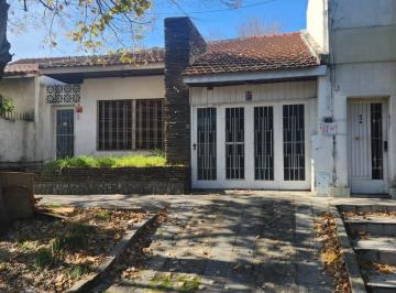 Casa · 130m² · 4 Ambientes · 1 Cochera · Casa en Lomas de Zamora Oeste