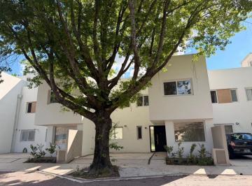 Casa de 5 ambientes, San Isidro · Muy Buena Casa a Estrenar en Las Lomas de San Isidro.