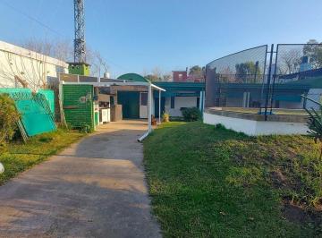Casa · 91m² · 4 Ambientes · 2 Cocheras · Casa a La Venta La Plata. Sicardi 2 Dorm.