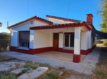 Casa de 4 ambientes, Villa Carlos Paz · Alquiler Casa 3 Dorm. en Villa Carlos Paz – Patio y Jardín