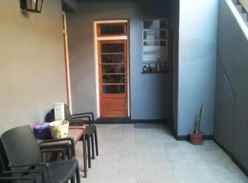 Casa · 114m² · 3 Ambientes · 1 Cochera · Linda Casa en Pichincha con Cochera