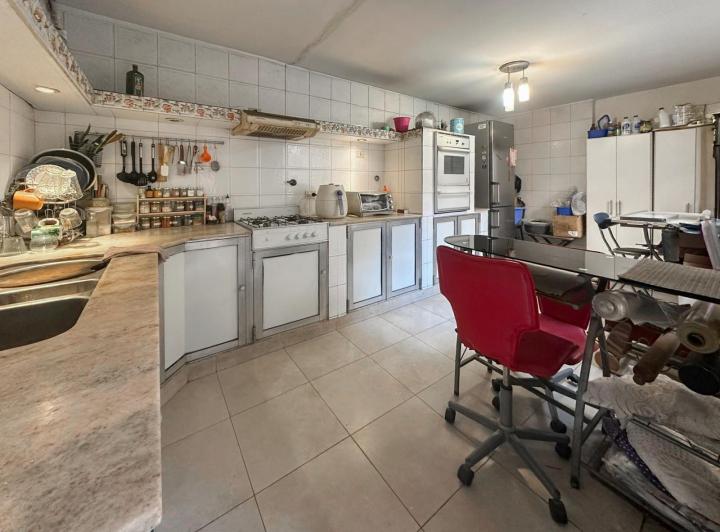 Casa · 150m² · 6 Ambientes · 1 Cochera