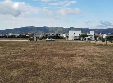 Terreno · 1037m² · Lote en Venta en Country Nautico Puerto del Aguila Frente Al Lago Los Molinos.