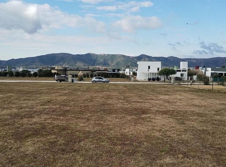 Terreno · 1037m²