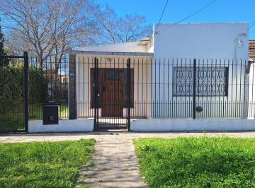 Casa de 3 ambientes, San Vicente · Casa 3 Ambientes en Alquiler en Alejandro Korn. Excelente Ubicación!