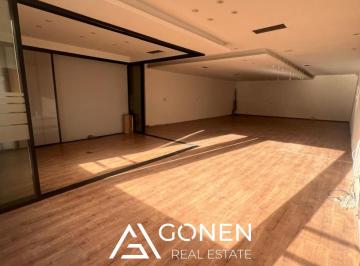 Oficina comercial · 240m² · 5 Ambientes · Oficina Comercial en Alquiler