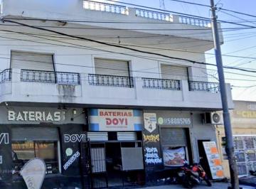 Departamento · 217m² · 8 Ambientes · Departamento en Venta - 3 Dorm. 1 Baño - Local - 324 m² - San Martin