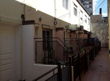 Departamento · 50m² · 2 Ambientes · Alquiler Sarmiento 3252 de un Dormitorio Tipo Duplex de Pasillo