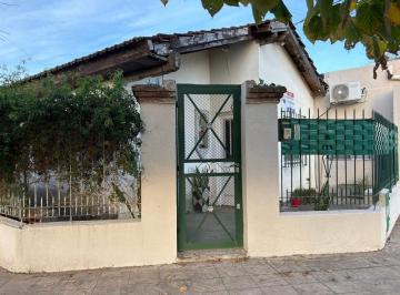Casa · 156m² · 4 Ambientes · 2 Cocheras · Venta Casa 4 Ambientes con Patio en Monte Grande