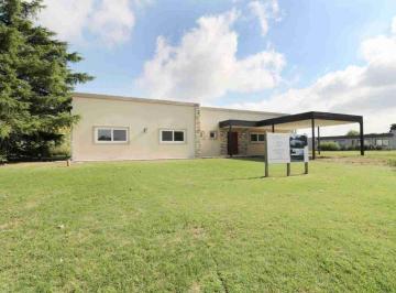 Casa · 274m² · 4 Ambientes · 2 Cocheras · Venta Casa 4 Amb a Est Primavera Club de Campo