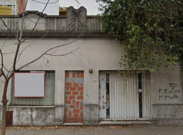 Terreno · 150m² · Venta Casa/lote en Pleno Centro de Caseros