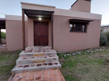 Casa · 130m² · 8 Ambientes · 1 Cochera · Venta Casa en La Granja, con Patio y Cochera. Ap. C