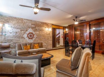 Casa · 398m² · 8 Ambientes · 3 Cocheras · Se Vende Casa 4 Dorm. Bº Paso de Los Andes