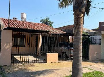 Casa · 156m² · 5 Ambientes · 2 Cocheras · Casa 2 Dorm. en Barrio Guadalupe
