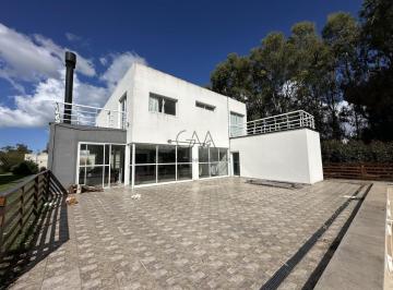 Casa · 342m² · 5 Ambientes · 2 Cocheras · Casa en Venta Rumenco