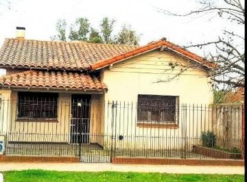 Casa · 96m² · 5 Ambientes · Casa en Venta - 3 Dorm. 2 Baños - Alejandro Korn