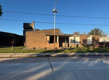 Casa · 330m² · 3 Dormitorios · 2 Cocheras · Vendo Casa en Caseros, Entre Ríos.