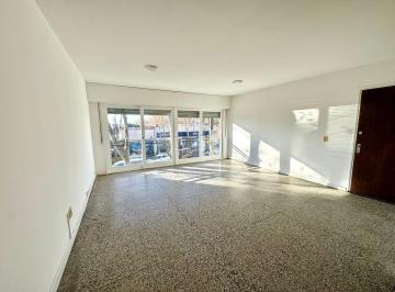 Departamento · 5 Ambientes · Alquiler Apartamento en Pleno Centro de La Ciudad