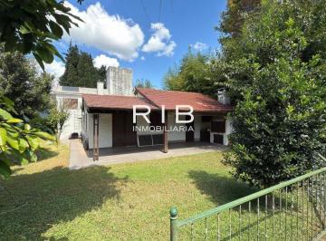 Casa · 200m² · 4 Ambientes · 2 Cocheras · Propiedad Para Remodelar o Reciclar Sobre 1 Lote