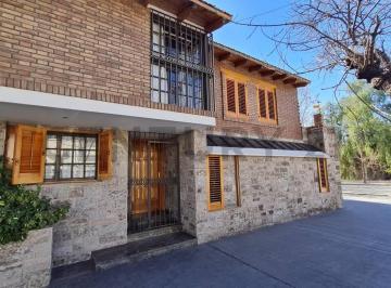 Casa · 183m² · 5 Ambientes · 3 Cocheras · Venta Caas Esquina 4 Dorm. Cochra Doble Quincho