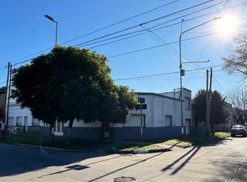 Casa de 8 ambientes, La Plata · Esquina en Venta Sobre Av 7