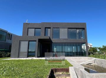 Casa · 275m² · 6 Ambientes · 2 Cocheras · Casa en Puertos del Lago - Marinas