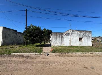 Casa · 73m² · 2 Dormitorios · Vendo Casa a Reciclar en Caseros, Entre Ríos