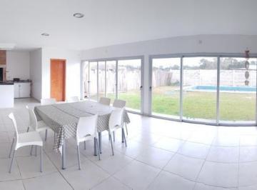 Quinta vacacional · 60m² · 1 Ambiente · Quinta en Venta - Espacio Principal, Baño - Parrilla y Pileta - 1000 m² - Los Talas