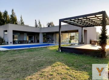 Casa · 250m² · 3 Ambientes · 1 Cochera · Casa en Venta - 2 Dorm. 2 Baños - Cochera - Chacras de Uribelarrea, Uribelarrea, Cañuelas.