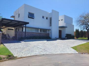 Casa · 300m² · 4 Ambientes · 1 Cochera · Casa en Alq. Temporario en Talar del Lago 2, General Pacheco, Tigre