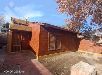 Casa · 75m² · 3 Ambientes · 1 Cochera · Alquiler Casa 2 Dorm. Calle Rio Negro y Bolivia - Cipolletti.