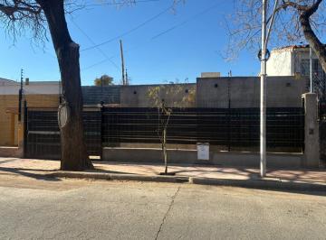 Casa de 4 ambientes, Ciudad de Mendoza · Casa en Venta – Calle Benielli – Sexta Seccion – Ciudad de Mendoza – 306 m²
