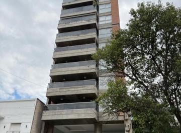 Departamento · 123m² · 5 Ambientes · 1 Cochera · Departamento Premium de 3 Dorm., Dependencia y Cochera en 25 de Mayo Al 700, Barrio Norte