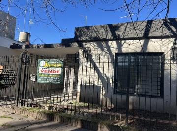 Casa · 95m² · 3 Ambientes · 1 Cochera · Casa a La Venta
