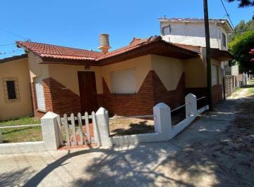 Casa · 250m² · 3 Ambientes · 1 Cochera · Casa en Venta - 2 Dorm. 1 Baño 1 Cochera - 300 m² - San Clemente del Tuyú