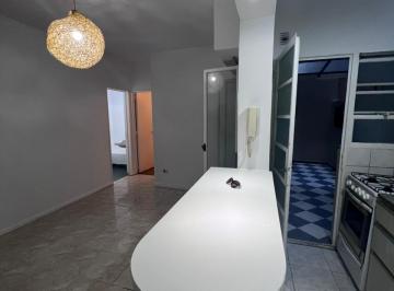 Departamento de 2 ambientes, Almagro · Excelente Dpto. - 2 Amb C/ Patio Propio. a 80 Mt Av Riv y Subte Loria.