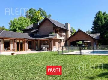 Casa · 400m² · 7 Ambientes · 2 Cocheras · Importante Casa con 5 Dorm. Bosquecito Propio