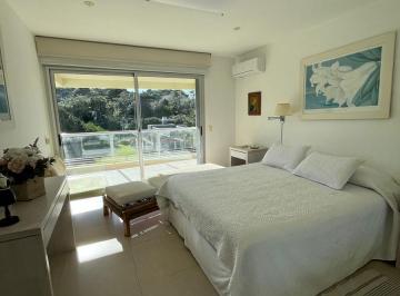 Departamento · 120m² · 4 Ambientes · 1 Cochera · Departamento con Vista Al Mar en Alquiler Temporario