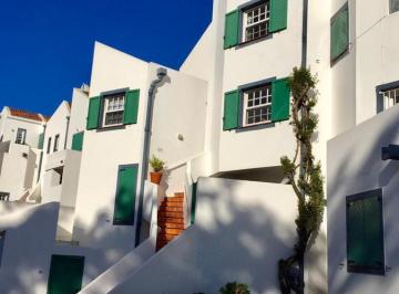 Departamento · 164m² · 6 Ambientes · Departamento en Alquiler Temporario con 4 Dormitotios en Playa Brava