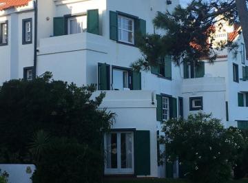Departamento · 150m² · 4 Ambientes · 1 Cochera · Duplex Frente Al Mar con 4 Ambientes y Cochera en Playa Brava - Punta del Este