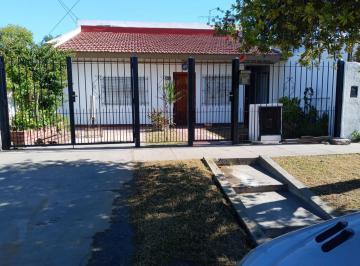 Casa de 3 ambientes, La Plata · Casa en Alquiler Barrio San Carlos