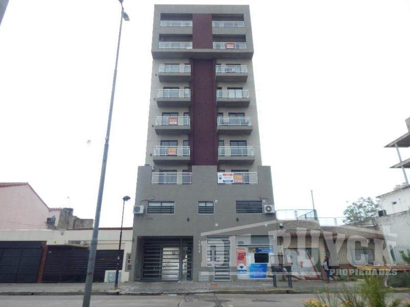 Av. Nestor Kirchner (mitre) 1800