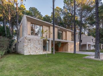 Casa · 339m² · 5 Ambientes · 2 Cocheras · Casa en Venta Pinamar Norte