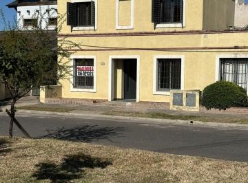 Casa de 6 ambientes, Córdoba · Alquilo Hermoso Duplex Frente Espacio Verde