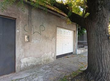 PH · 51m² · 2 Ambientes · 1 Cochera · PH con Salida a La Calle en Llavallol