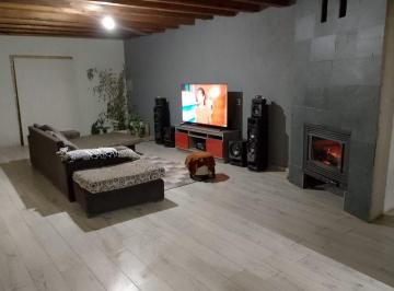 Casa · 145m² · 4 Ambientes · 3 Cocheras · Casa en Venta en Perdriel