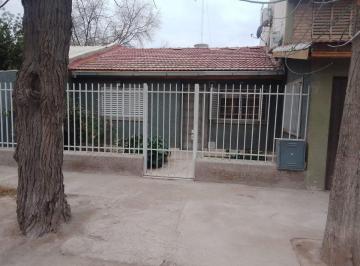 Casa · 180m² · 4 Ambientes · 1 Cochera · Casa en B°cooperativa Mi Cas - Jesus Nazareno - Gllen